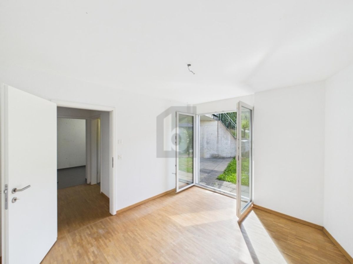 AUF ZWEI ETAGEN - MIT PARKPLATZ, BALKON & GARTEN - 4