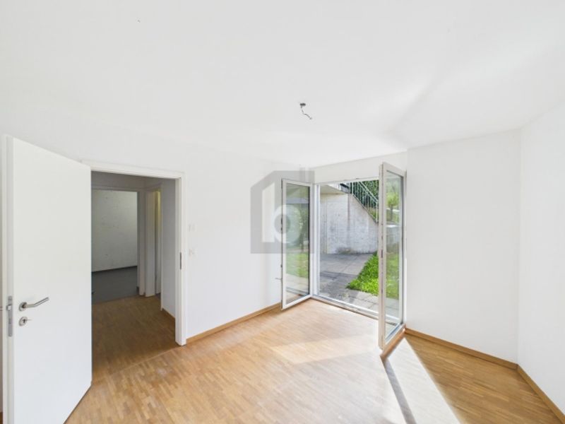 AUF ZWEI ETAGEN - MIT PARKPLATZ, BALKON & GARTEN - 5