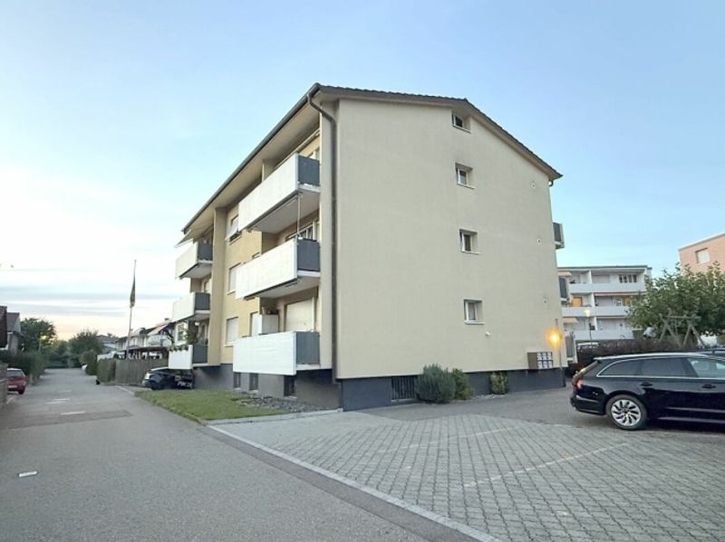GEPFLEGTES ZUHAUSE MIT ZWEI BALKONE - 2