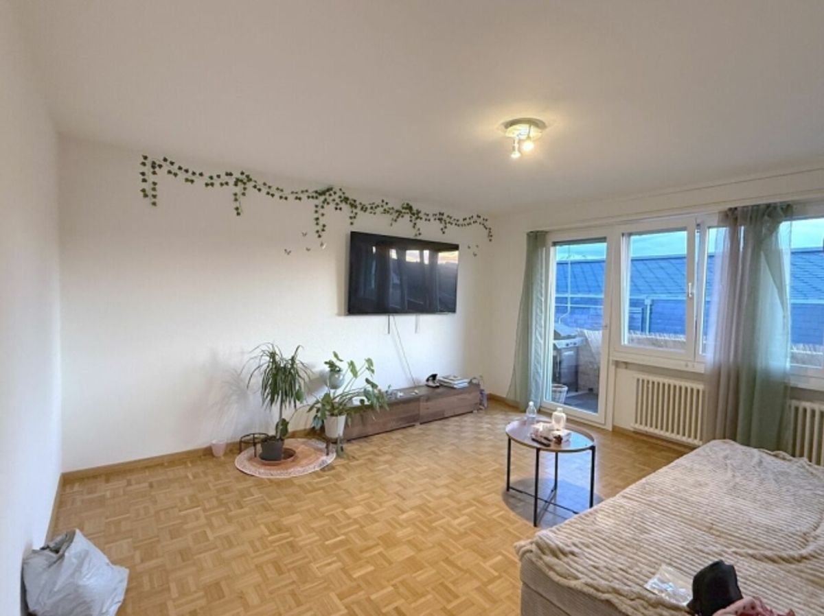 GEPFLEGTES ZUHAUSE MIT ZWEI BALKONE - 4