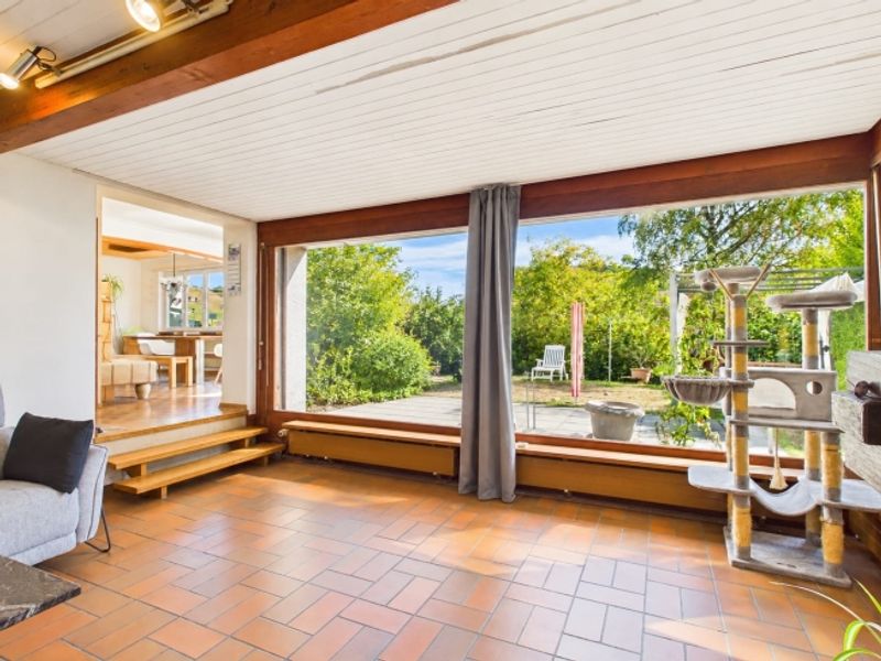 6-Zimmer-Einfamilienhaus mit 1712m² Grundstück und grossem Entwicklungspotential - 2