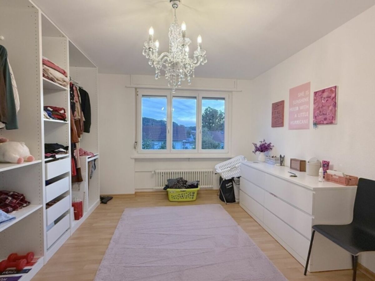 GEPFLEGTES ZUHAUSE MIT ZWEI BALKONE - 5