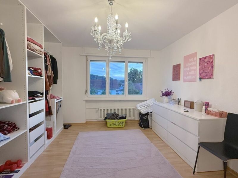 GEPFLEGTES ZUHAUSE MIT ZWEI BALKONE - 6