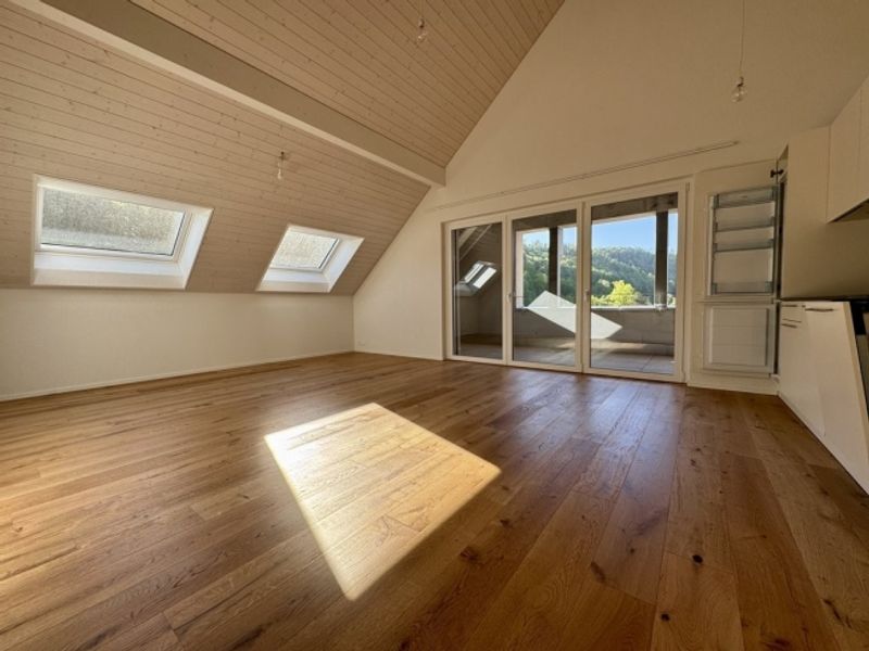 SCHÖN UND MODERN MIT GROSSEM BALKON - 8