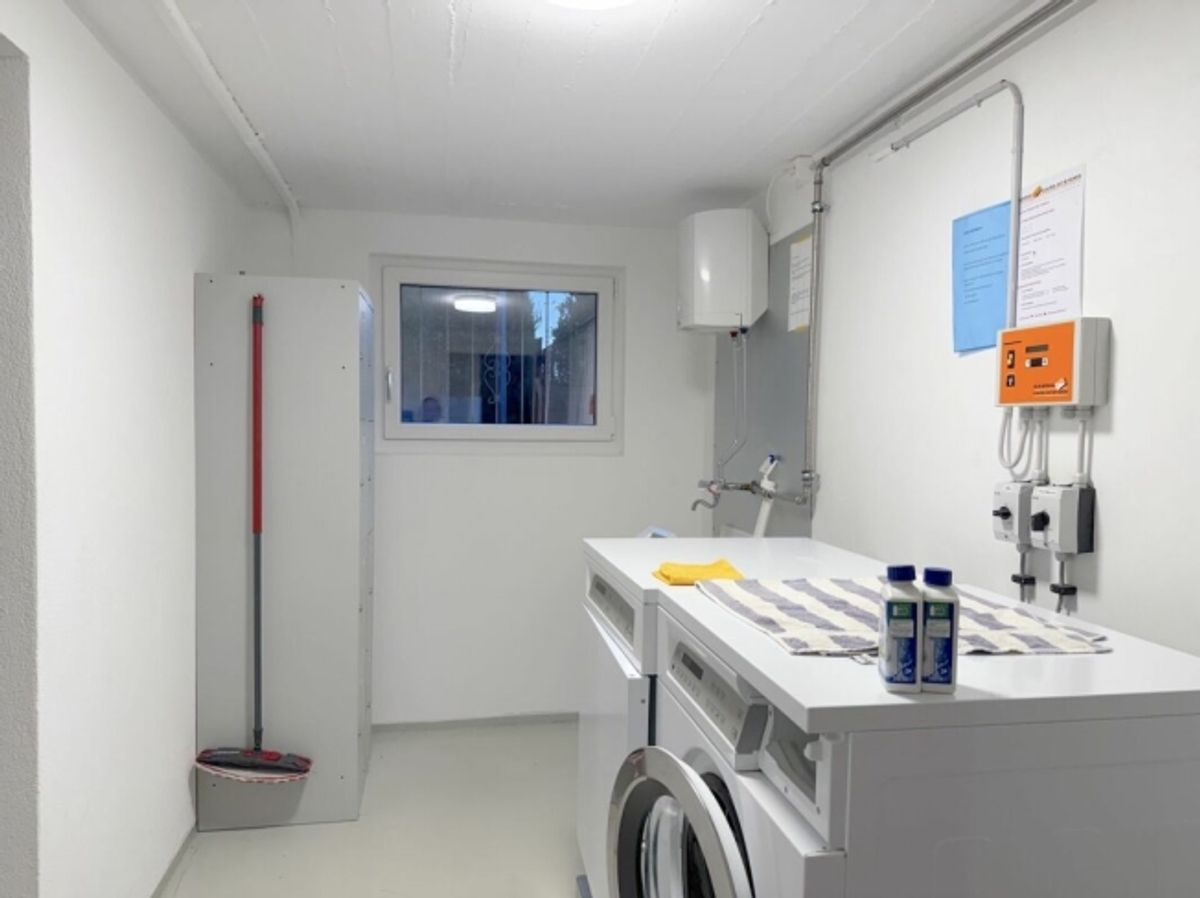 GEPFLEGTES ZUHAUSE MIT ZWEI BALKONE - 9