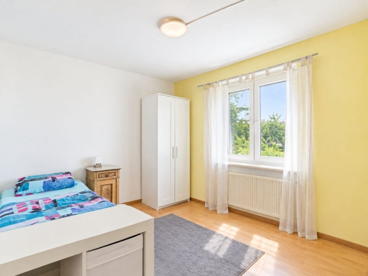 7-Zimmer-Einfamilienhaus mit 1712m² Grundstück und grossem Entwicklungspotential - 7