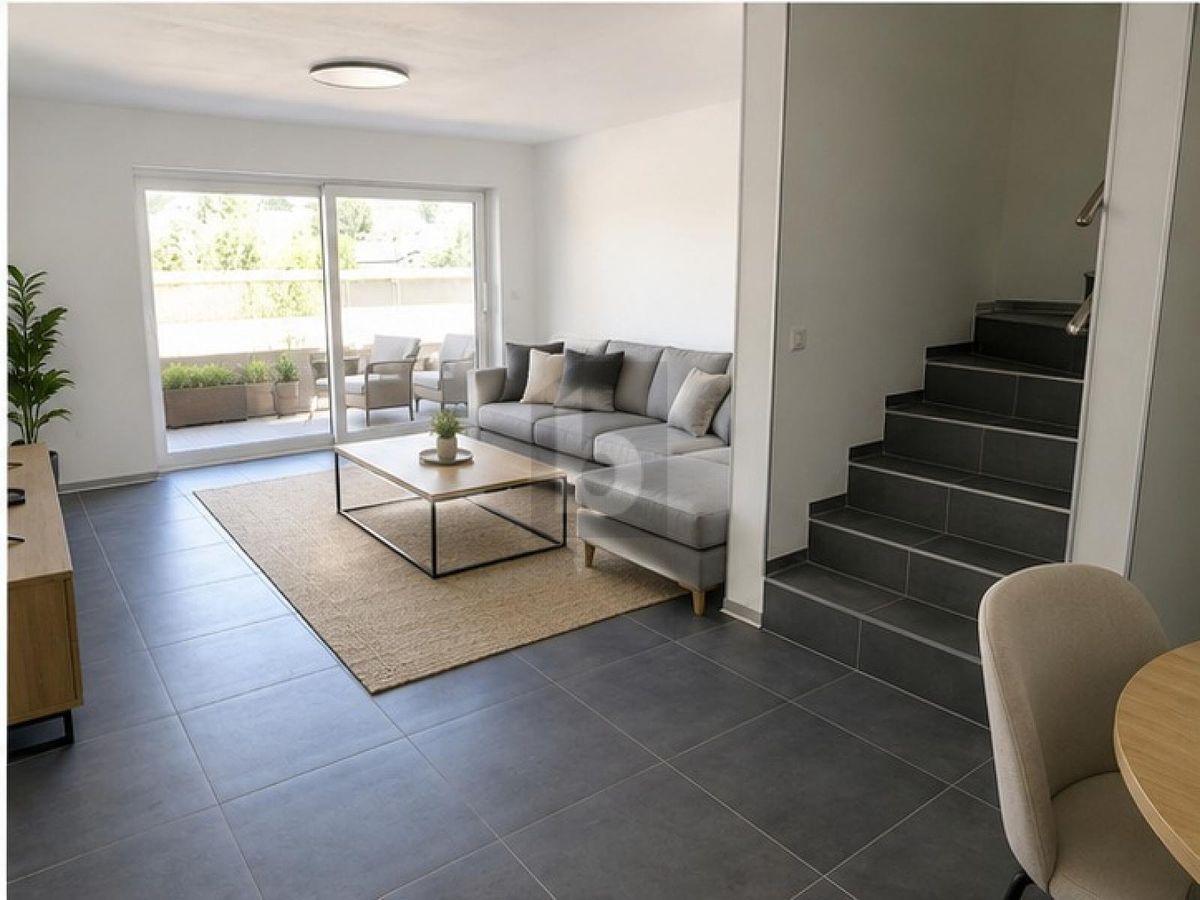 EXCLUSIF, LUMINEUX AVEC BALCON - 0