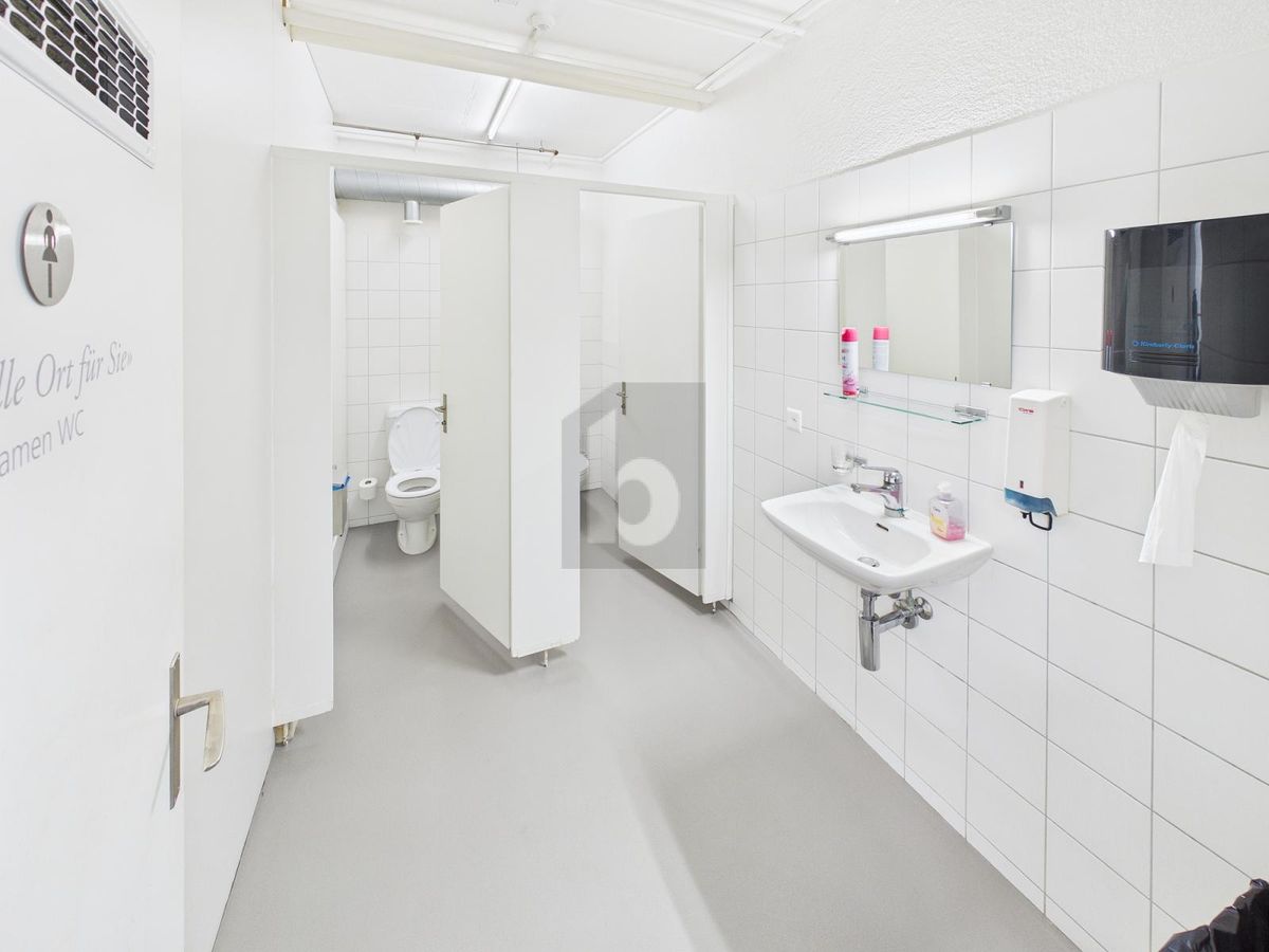 GROSSZÜGIG UND GUT ANGEBUNDEN - 3