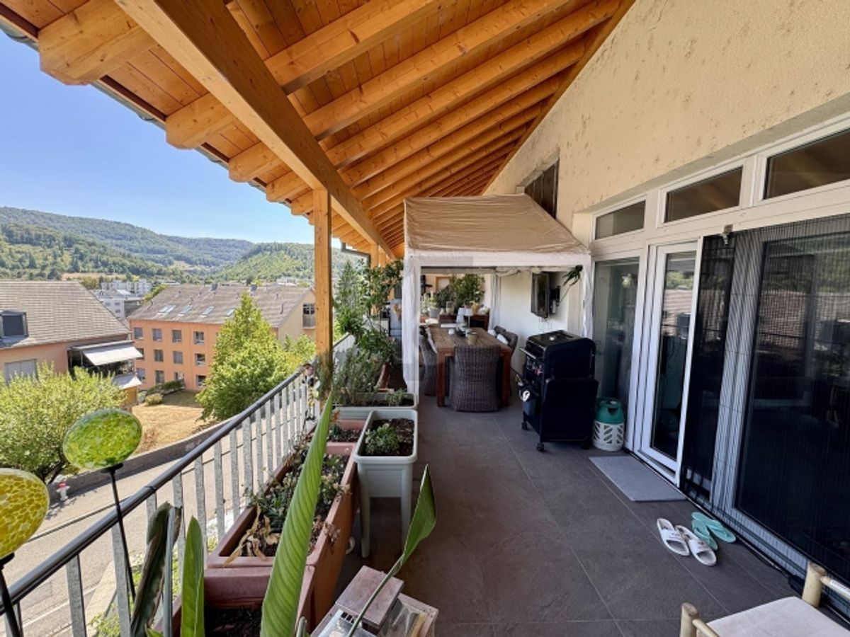 GROSSZÜGIG MIT TERRASSE UND IDYLLISCHEM WALDBLICK - 0