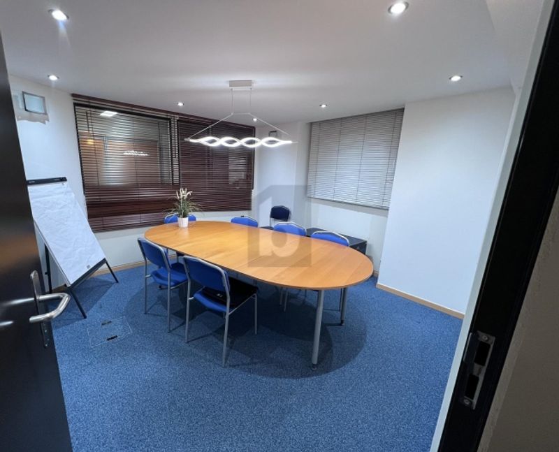 ESPACE DE BUREAUX INTEMPORELS ET PROCHE DU CENTRE - 1