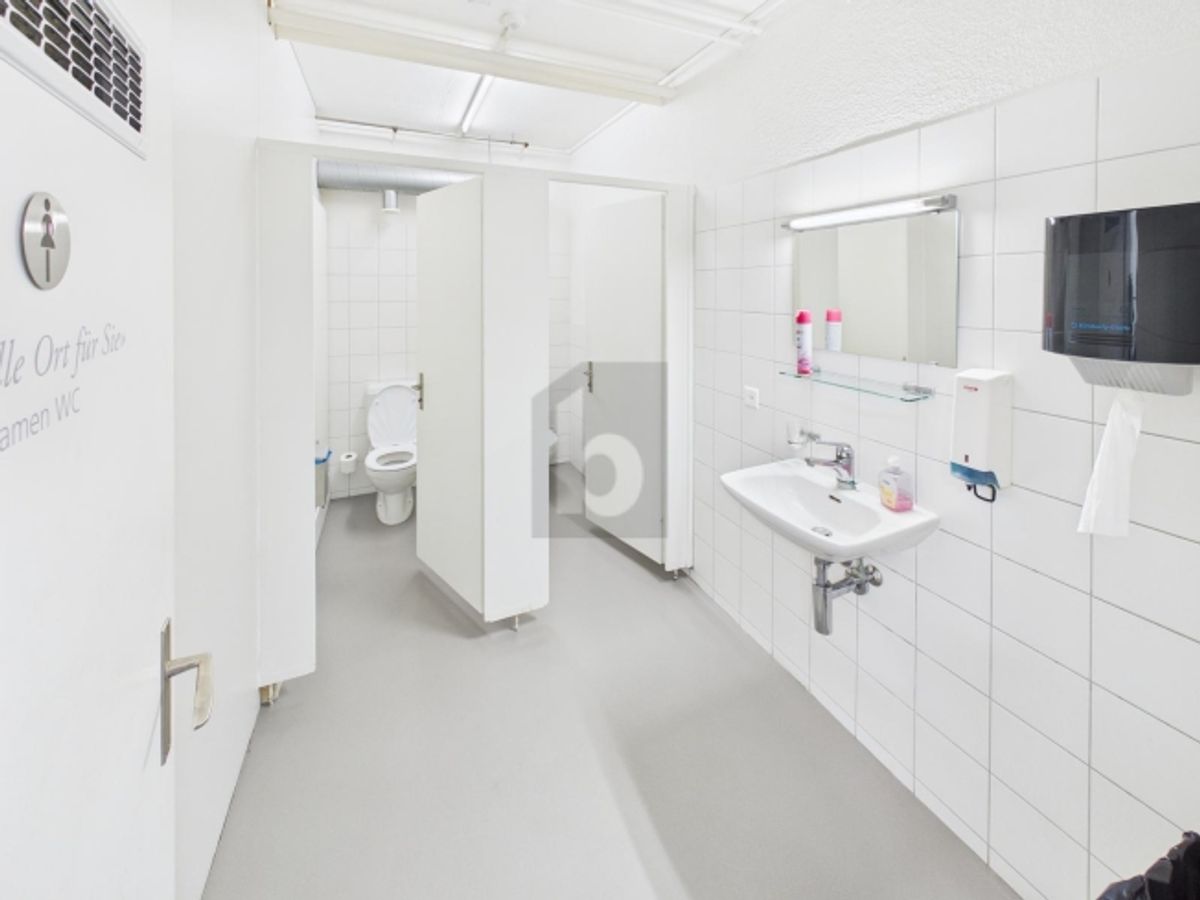 GROSSZÜGIG UND GUT ANGEBUNDEN - 3