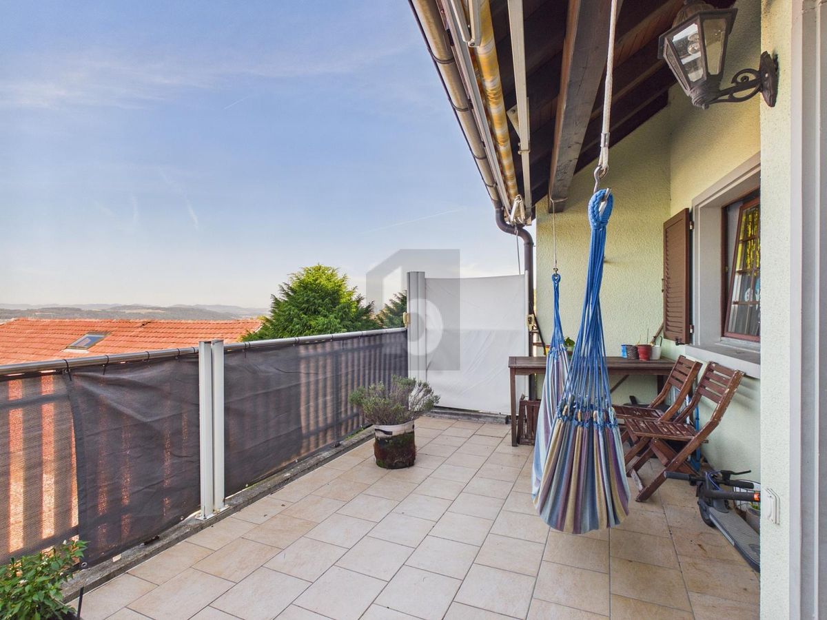 MIT GALERIE, CHEMINÉE UND SONNIGEM BALKON! - 2