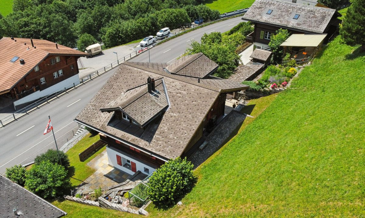 Familiäres Wohnen mit Einliegerwohnung und Bergpanorama - 0