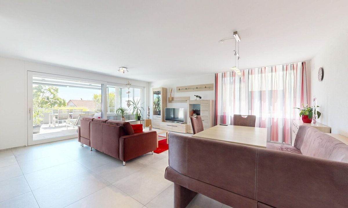 Exklusive 4.5-Zimmer-Terrassenwohnung mit grosszügigem Aussenbereich - 0