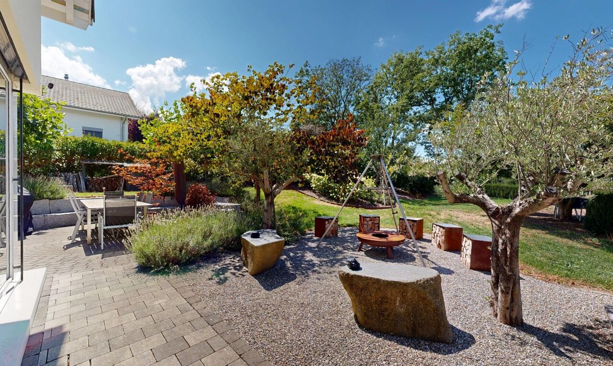Exklusives 5.5-Zimmer EFH mit traumhaftem Garten und Wellness-Oase - 3