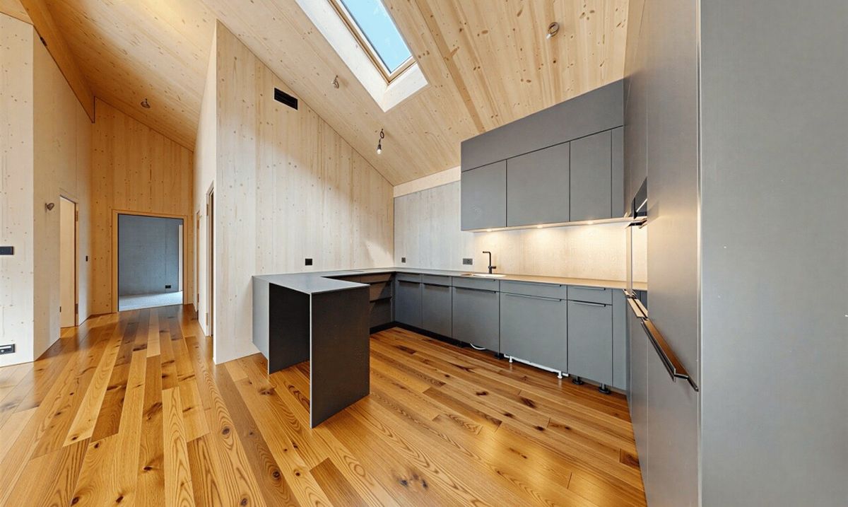 Neubau-Dachgeschosswohnung mit besonderer Architektur und Bergsicht - 4