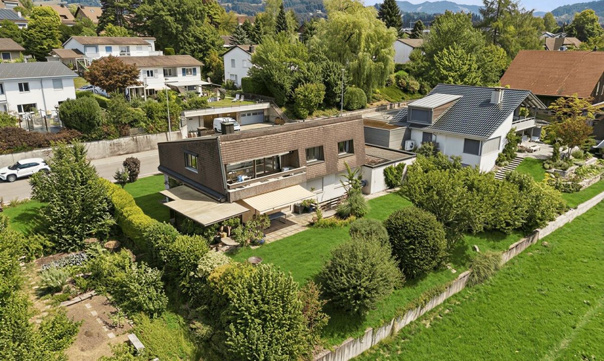 Vielseitiges Zweifamilienhaus mit unverbaubarer Weitsicht - 2