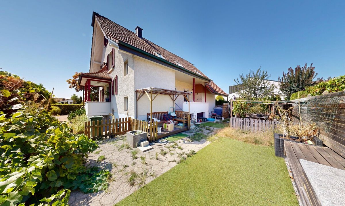 Charmantes 5.5 Zimmer Einfamilienhaus mit zusätzlichen Räumlichkeiten - 2