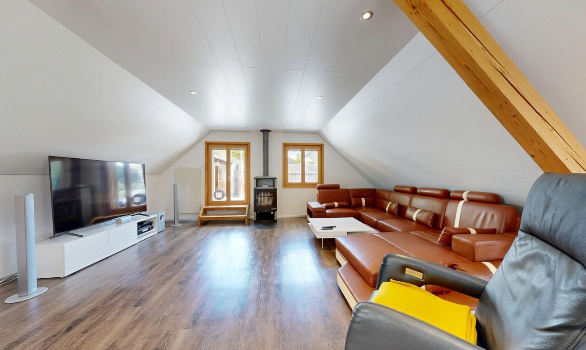 Einfamilienhaus mit viel Platz, Umschwung und freier Aussicht - 1