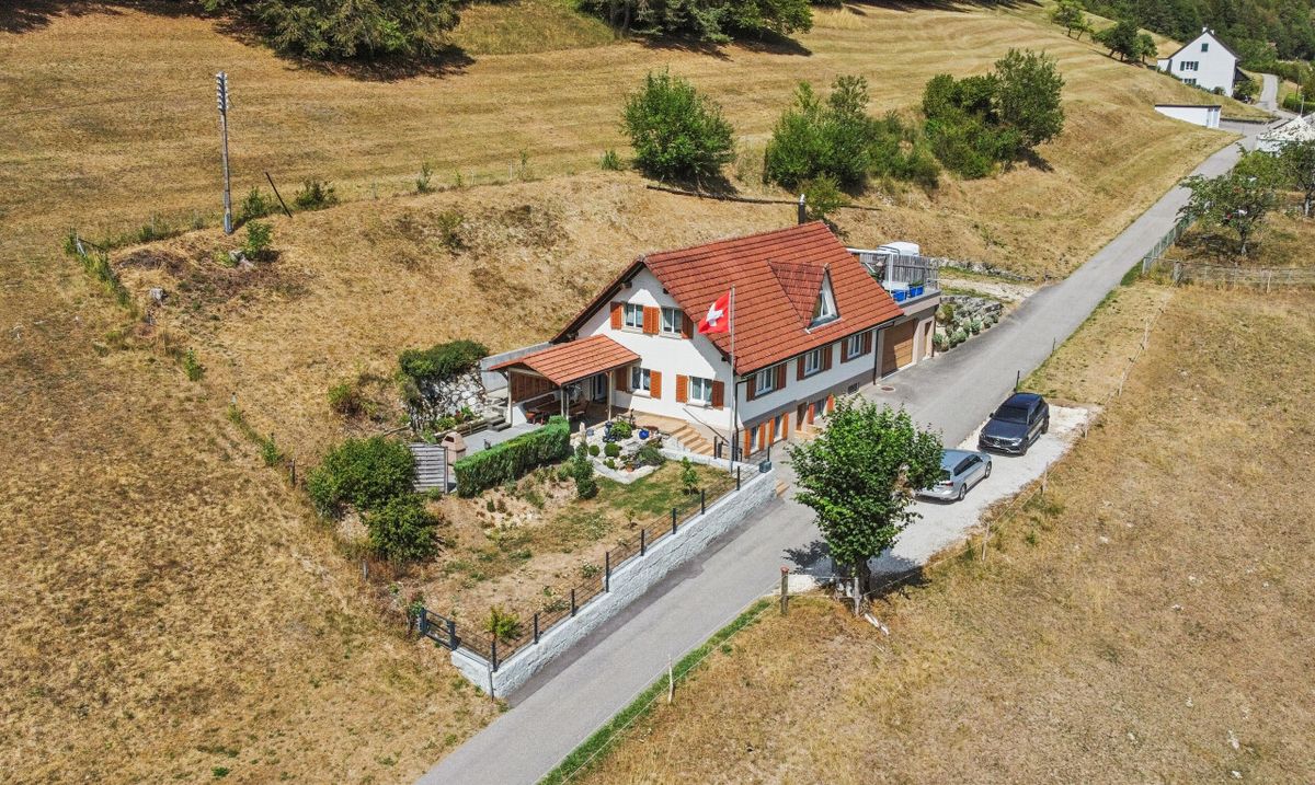 Einfamilienhaus mit viel Platz, Umschwung und freier Aussicht - 8