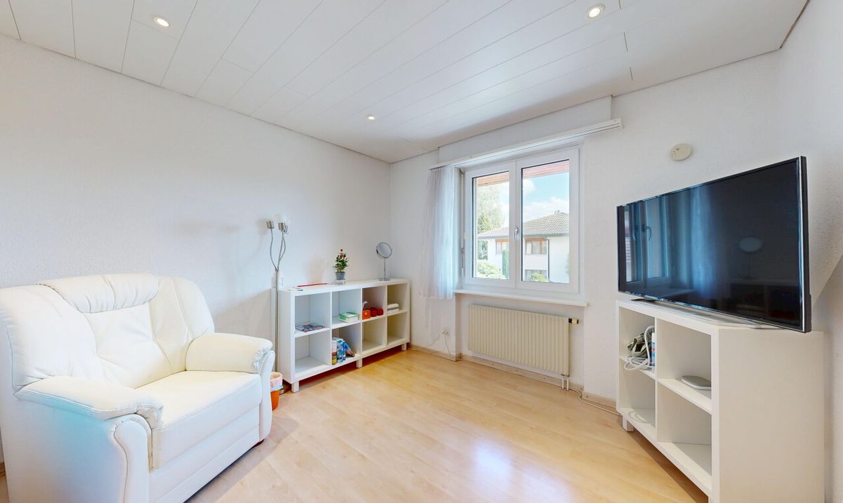 Grosszügiges 5-Zi-Einfamilienhaus mit grossem Grundstück und Weitsicht - 7