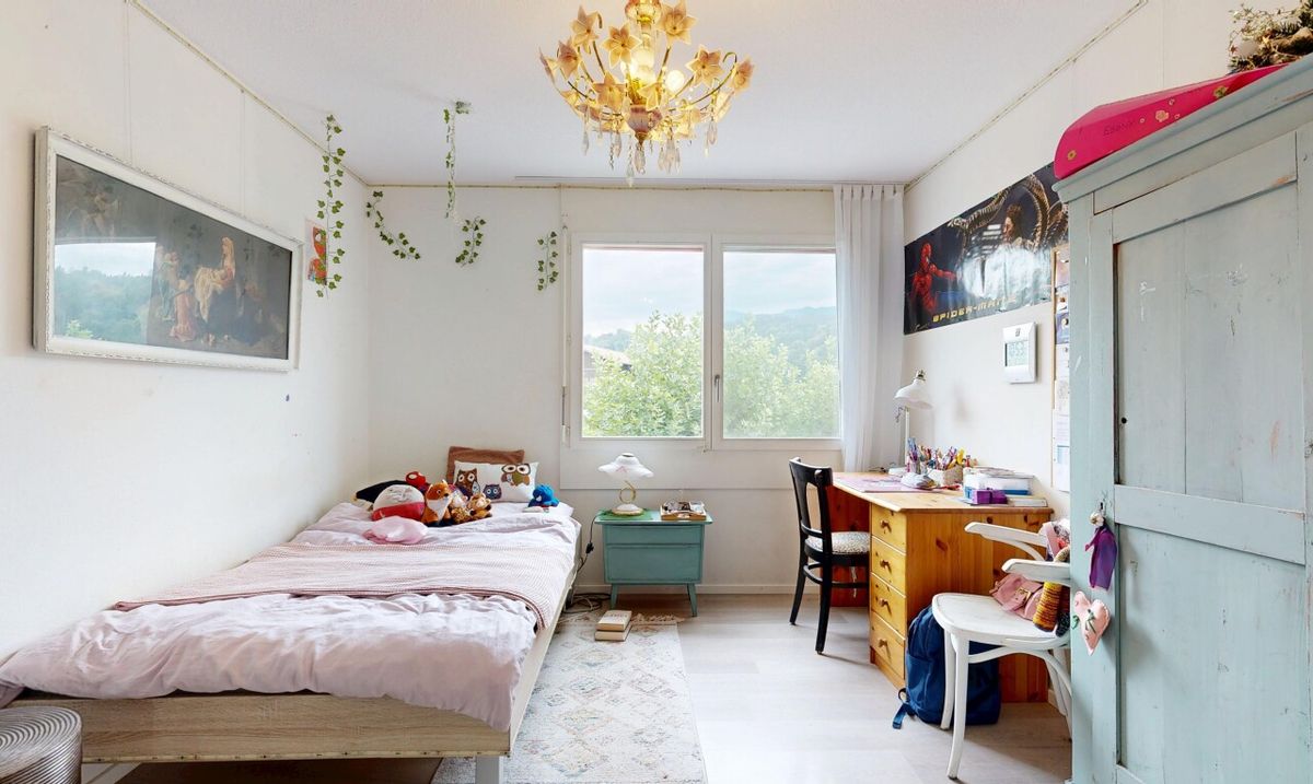 Helle 4.5-Zimmer-Wohnung mit 105 m², Cheminée, 2 Balkonen & Garage - 8