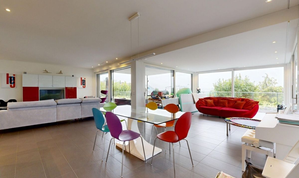 Wohnen mit Weitblick – 4.5-Zimmer-Terrassenwohnung mit Doppelgarage - 2