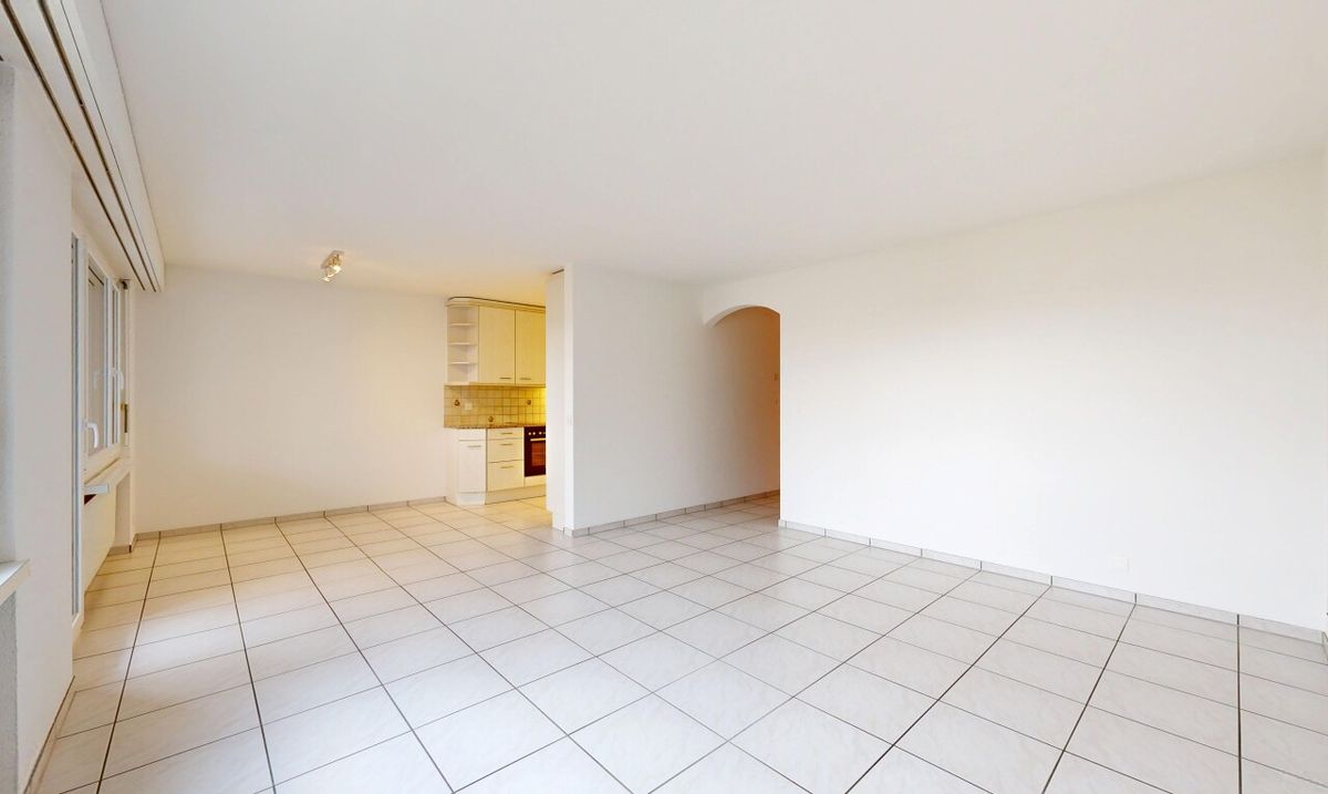 Lichtdurchflutete 4.5 Zimmer Wohnung in Bettlach - 2