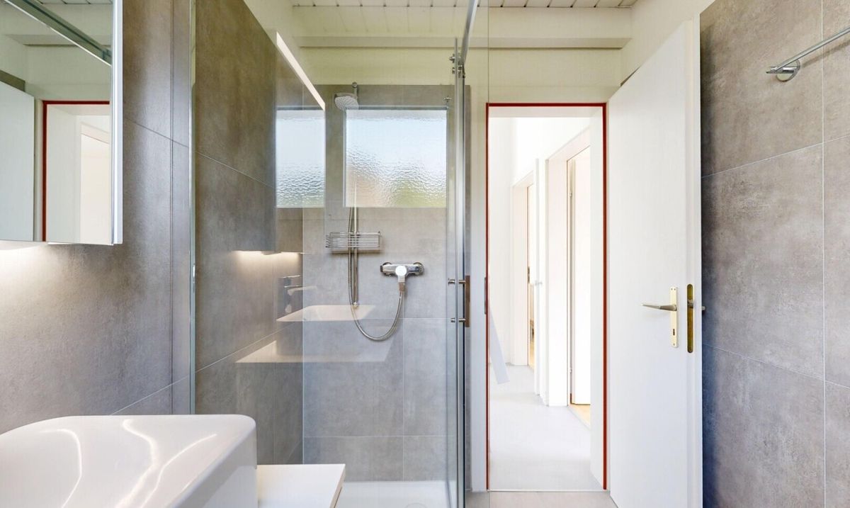 Renoviertes 5.5-Zimmer-Eckhaus in Bergdietikon - 9