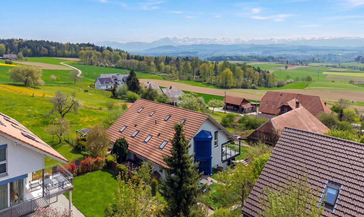 Familienparadies mit Weitsicht, Gartenidylle und Ausbaureserve - 1