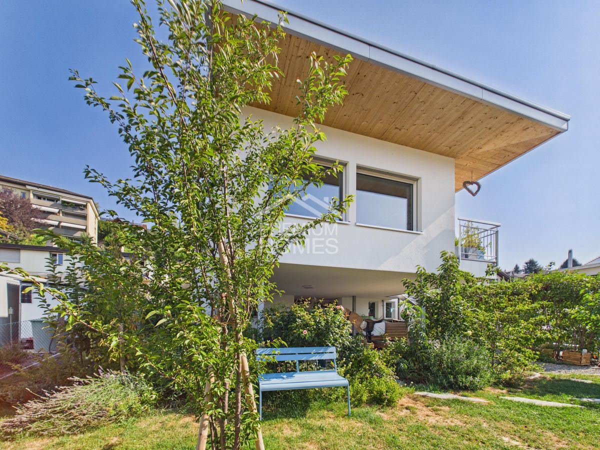 WO KINDERLACHEN ZU HAUSE IST - 1