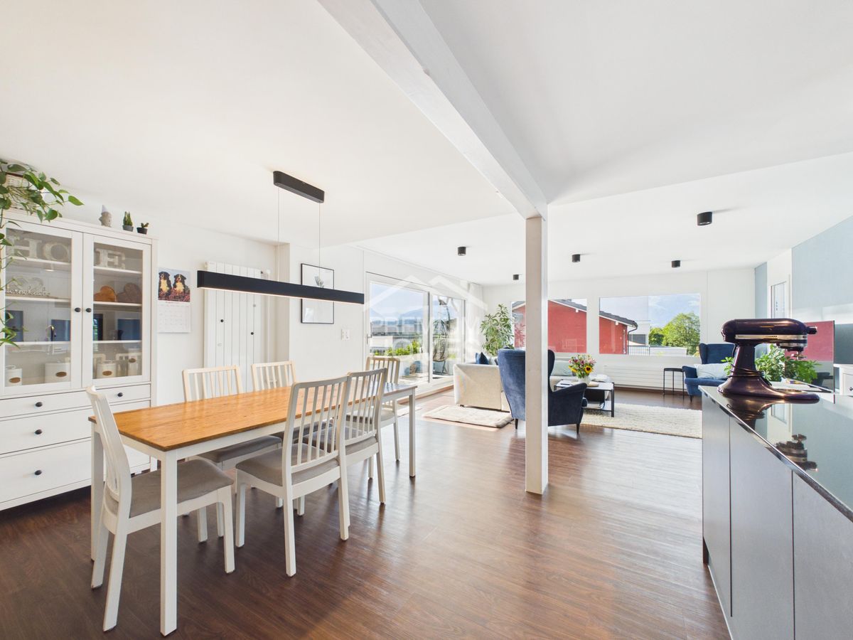 WO KINDERLACHEN ZU HAUSE IST - 5