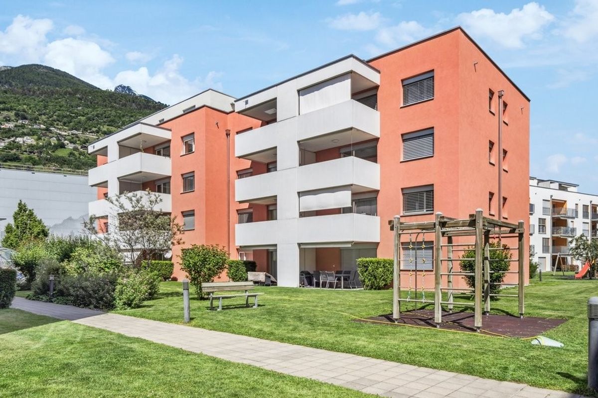 Zentrale Familienwohnung sucht neue Bewohner - 0