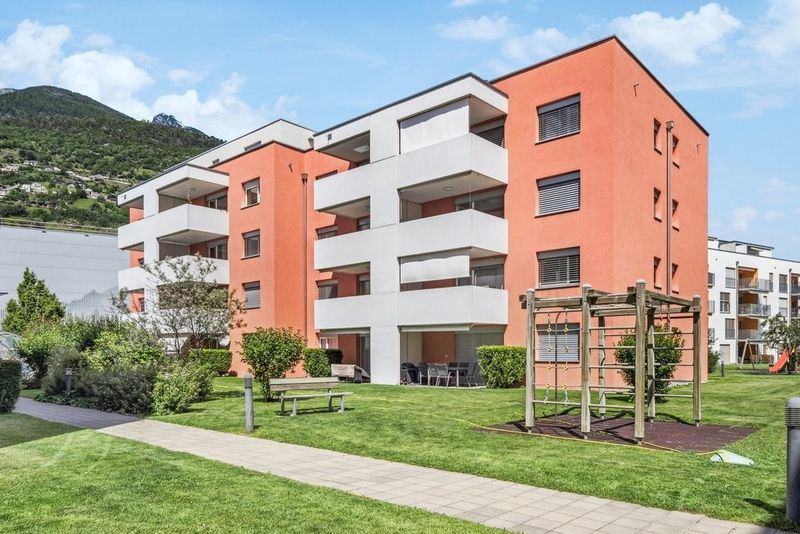 Zentrale Familienwohnung sucht neue Bewohner - 1