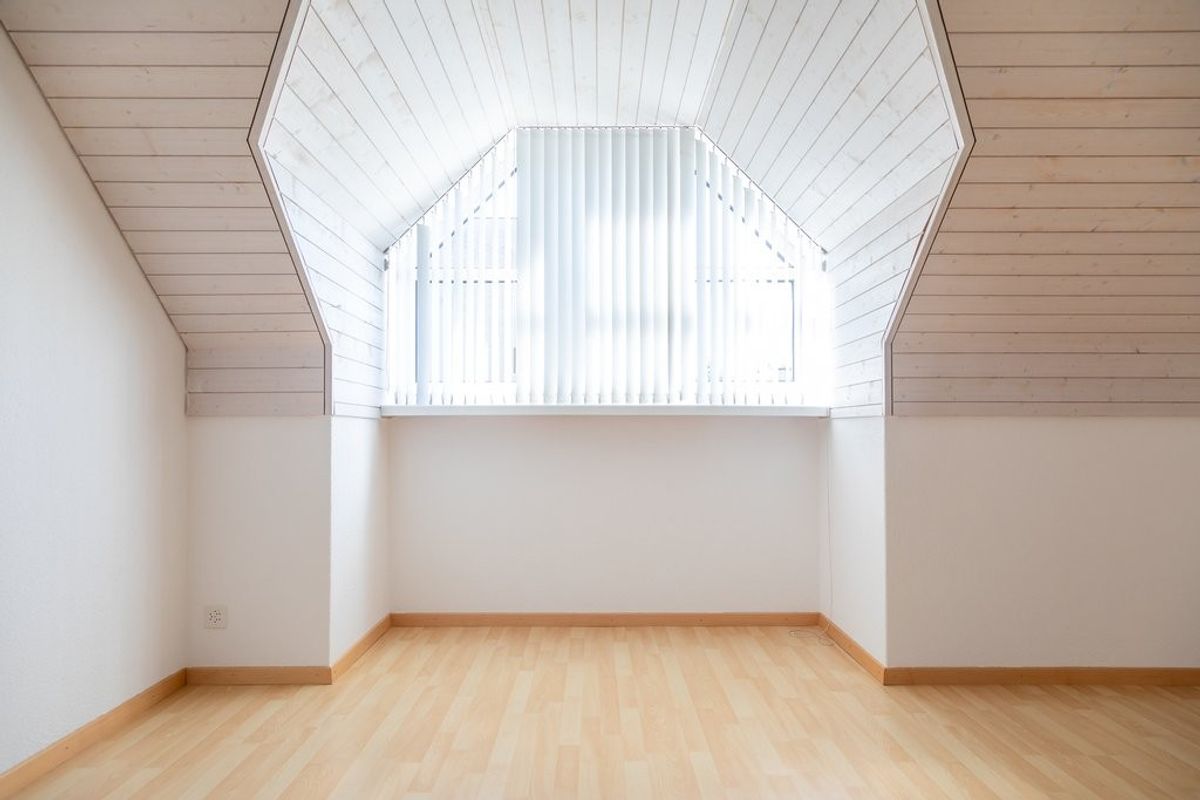 Heimelige Dachwohnung mit Wintergarten - 5