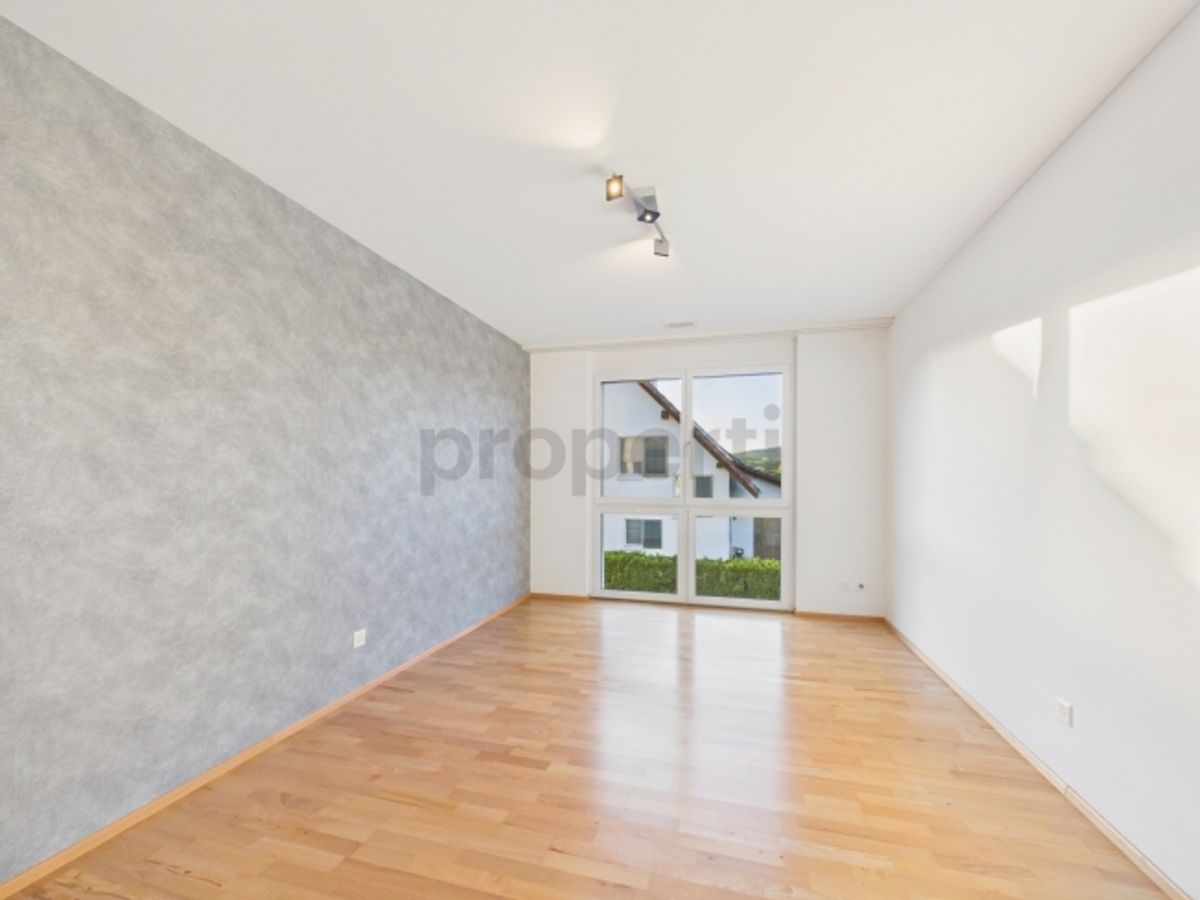 Moderne 4.5-Zimmer-Wohnung mit Balkon, Dachsen - 4