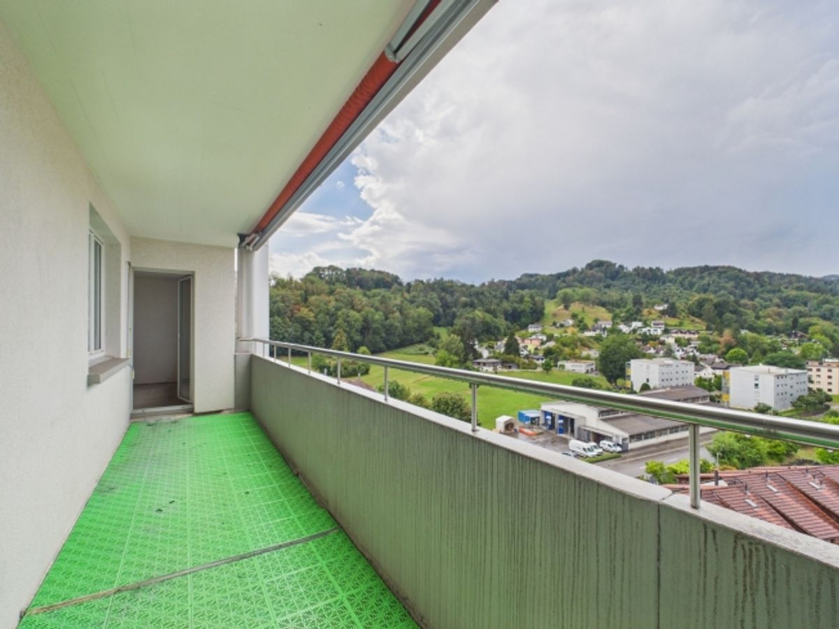 Lichtdurchflutetes Wohnen mit Balkon und Weitsicht - 8