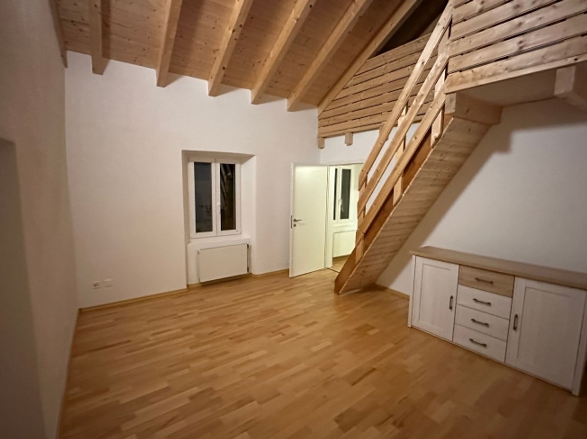Elegante casa indipendente 5 locali con balcone ristrutturata, Riviera - 0