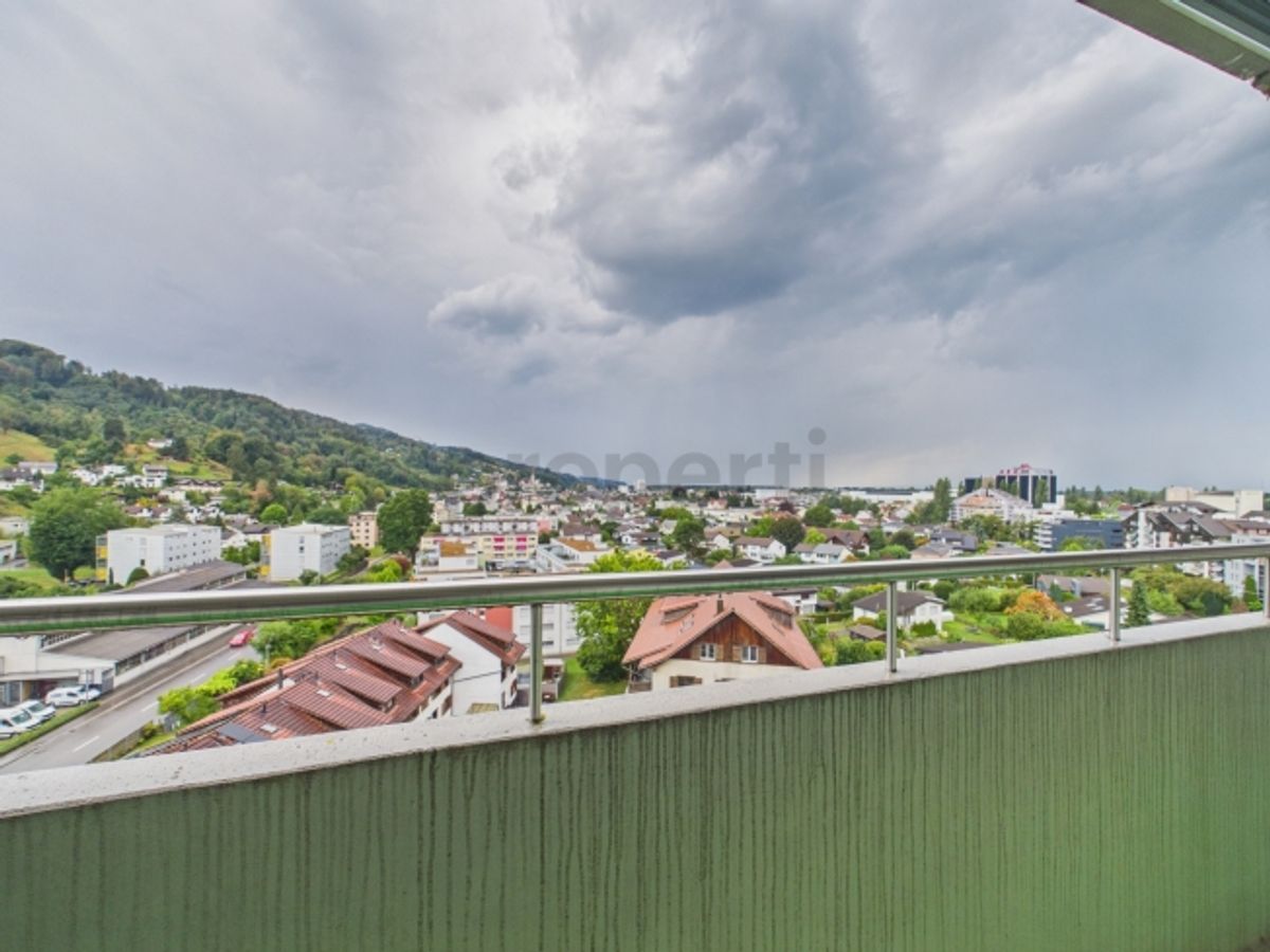 Lichtdurchflutetes Wohnen mit Balkon und Weitsicht - 10
