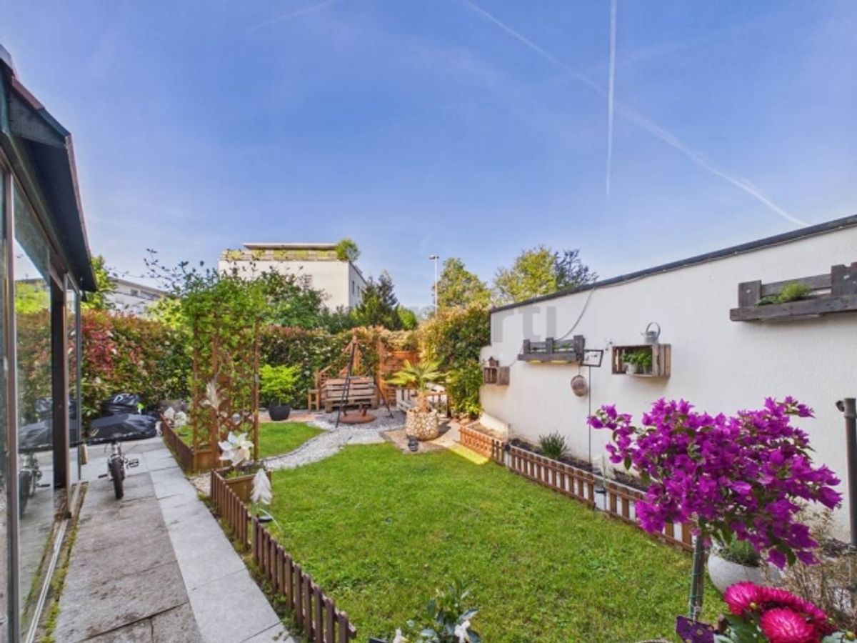 Renovierte Maisonette in schönem Quartier mit 2 Parkplätzen - 9