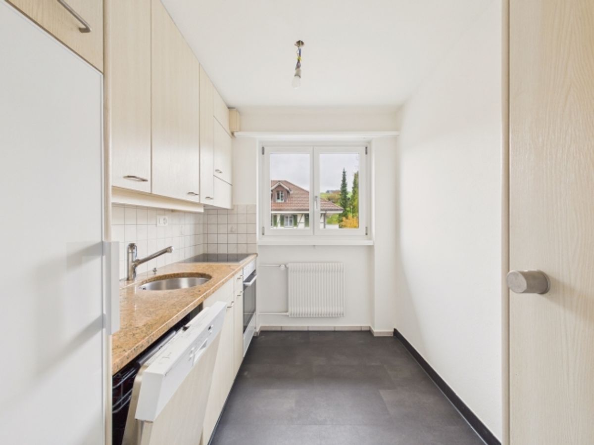 Charmante 3.5 Zimmer Wohnung mit sonnigen Wintergarten - 4