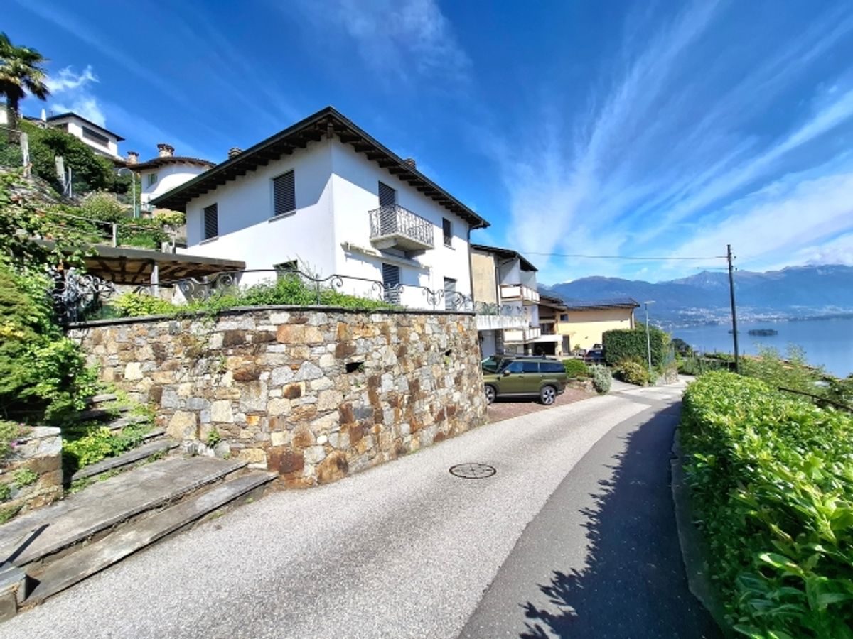 Accogliente casa unifamiliare con vista mozzafiato sul Lago Maggiore a Brissago - 1