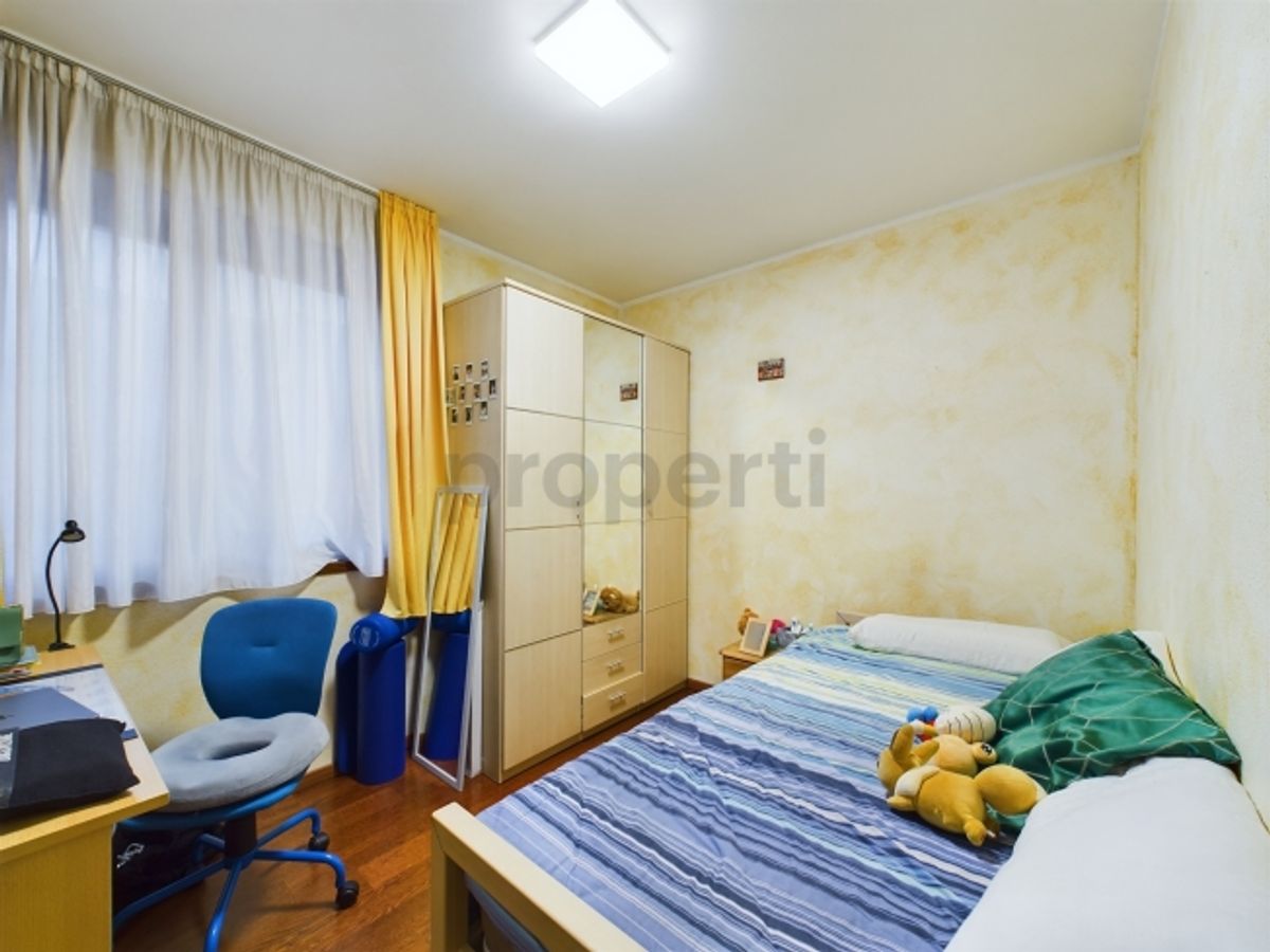 Ampio e luminoso appartamento ristrutturato 4,5 locali  a Caslano - 6