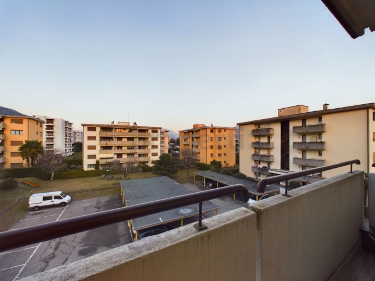Ampio e luminoso appartamento ristrutturato 4,5 locali  a Caslano - 10