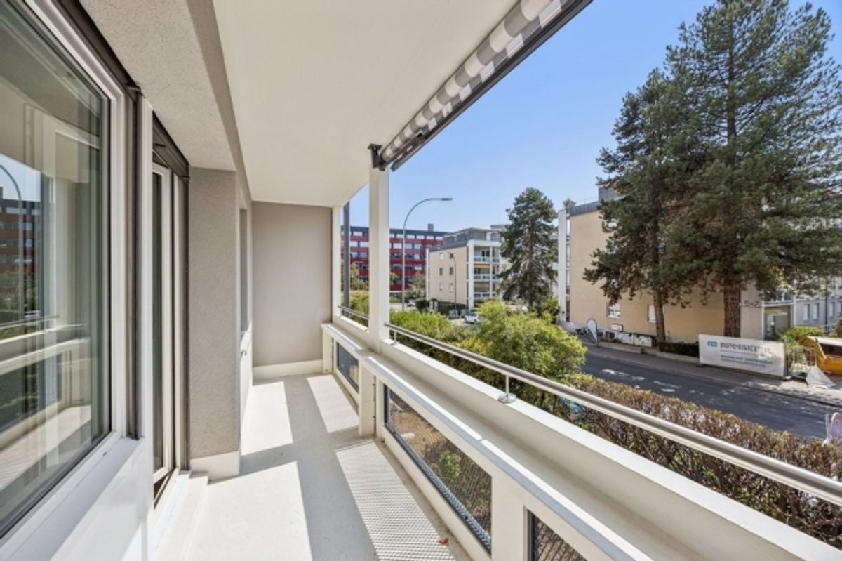 NEU - MODERN MIT GROSSZÜGIGEM BALKON - 0
