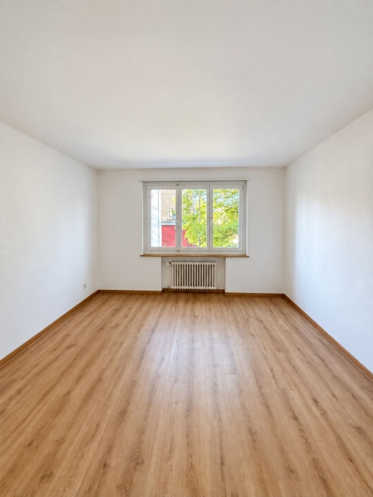 Zentrale 2-Zimmer-Wohnung in Zürich-Höngg (BEFRISTET)  stadtnah und naturnah wohnen - 0