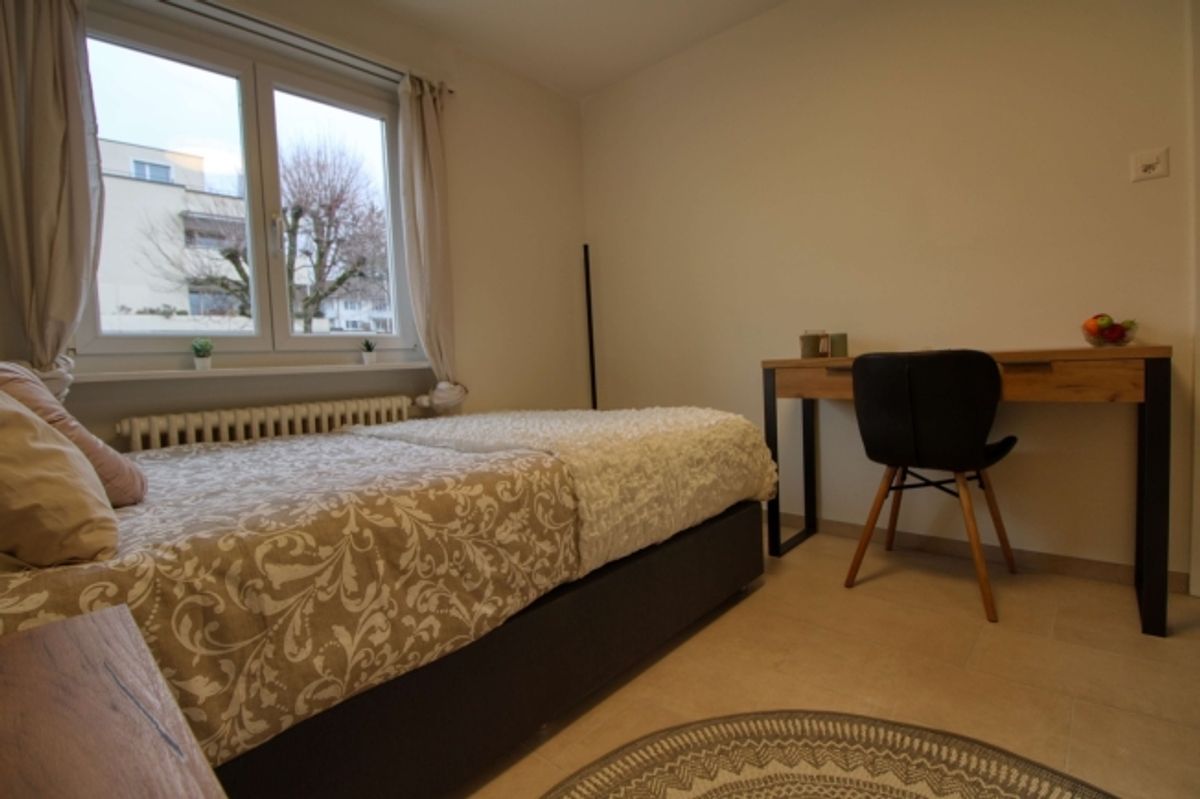 Furnished room in modernised apartment in a top location - 1