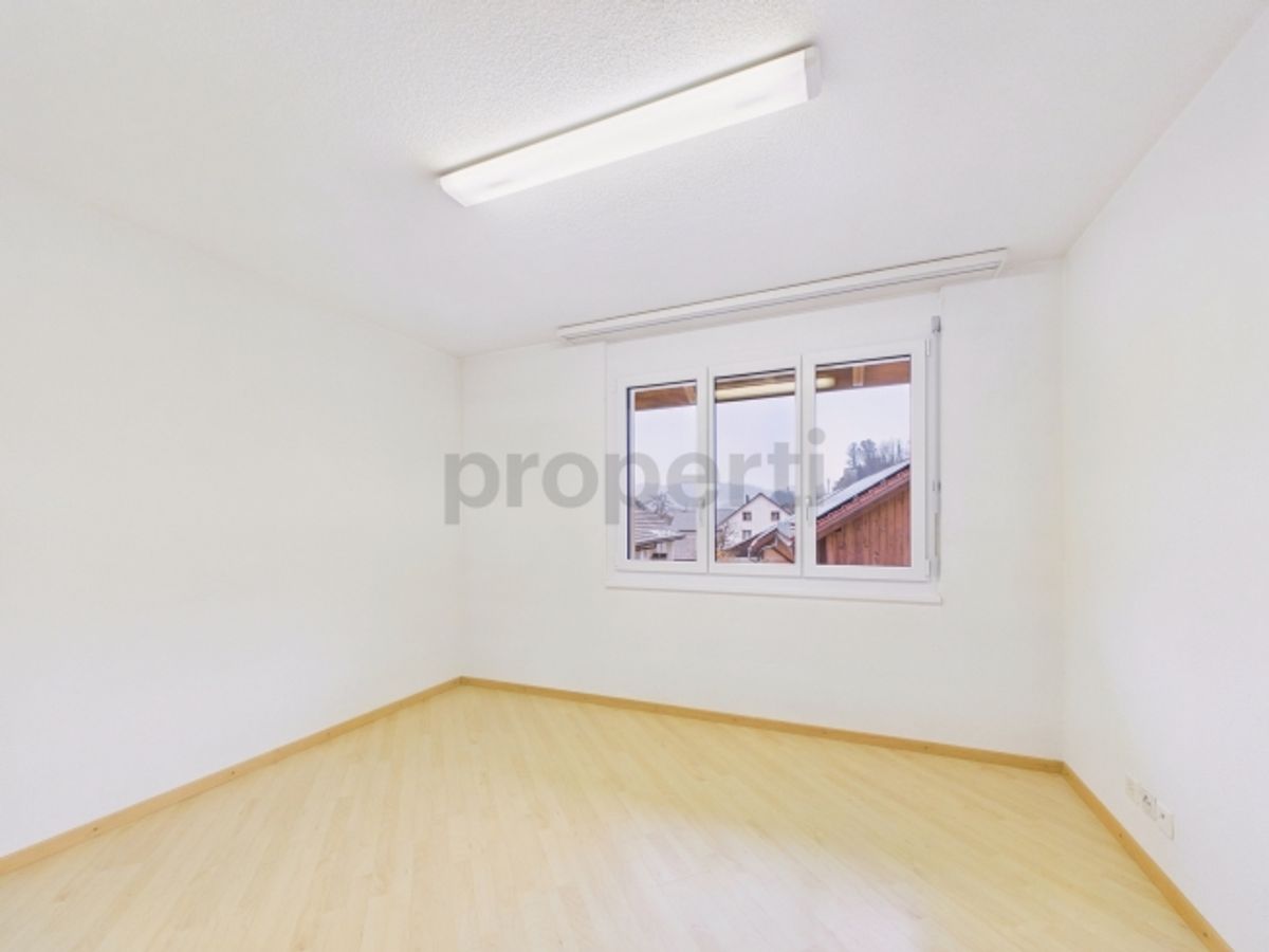 Moderne und helle 4.5-Zimmer-Maisonette, in Teufenthal - 6