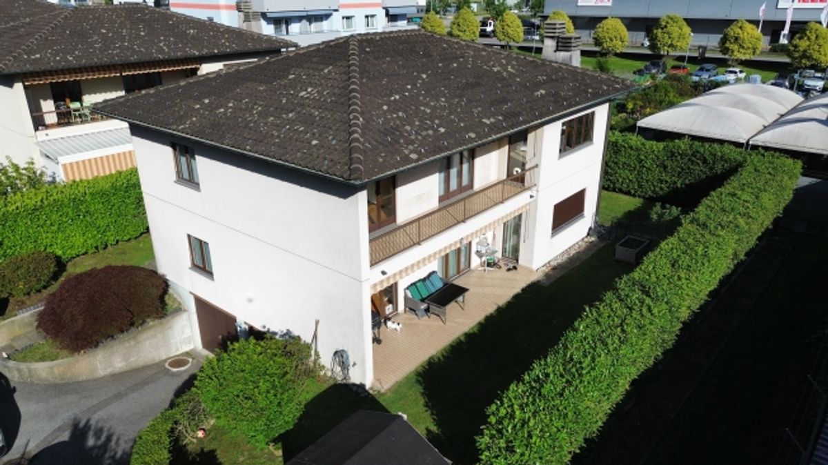 Appartamento 4,5 locali con box auto in casa bifamiliare - 0