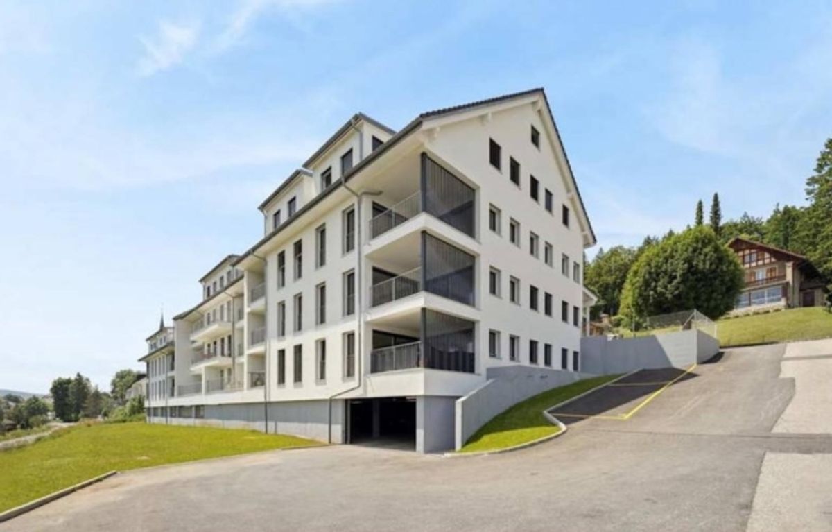 Magnifique attique avec vue superbe, grande mezzanine et transports à proximité immédiate - 0